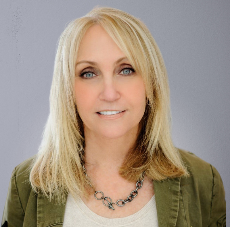 LT Bio Images (800x790px) - Lori Winkler (800x790px)